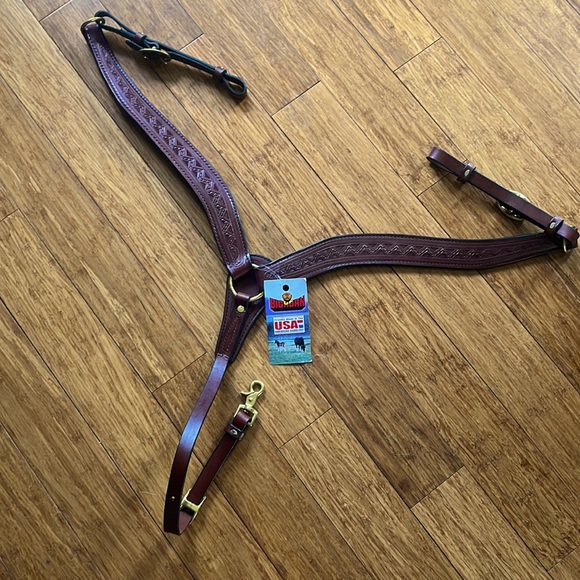 Big Horn Brown 2” Shaped Breast Collar with Stamped Design NWT Made in the USA - Picture 2 of 3